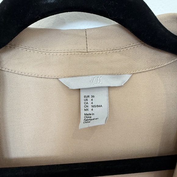 H&M lightweight relaxed fit blazer - Picture 4 of 4